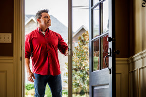 COOL RETRACTABLE SCREEN DOOR